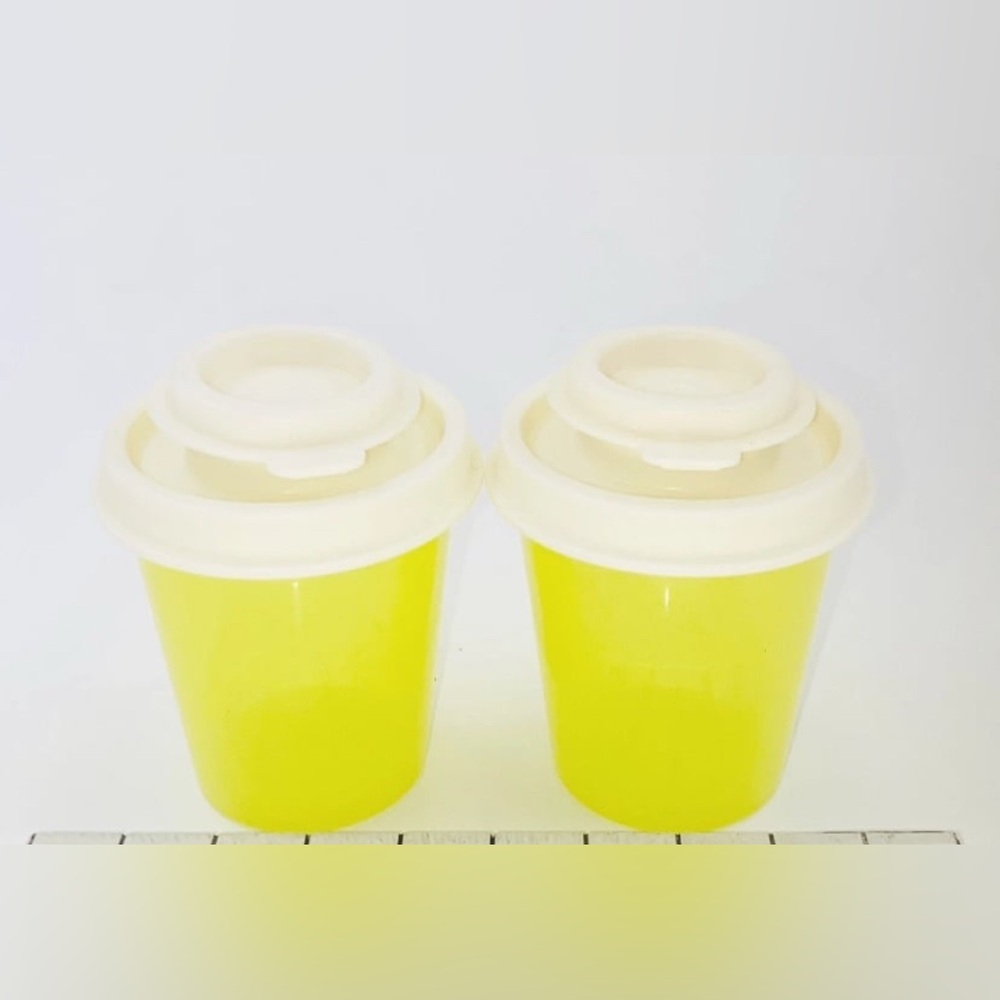 Tupperware Mini Salt and Pepper Shakers Midgets Flip Top Seal 2oz Set